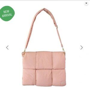 Casely Cloud Carryall Bag in Blush Size Medium New with tags never worn